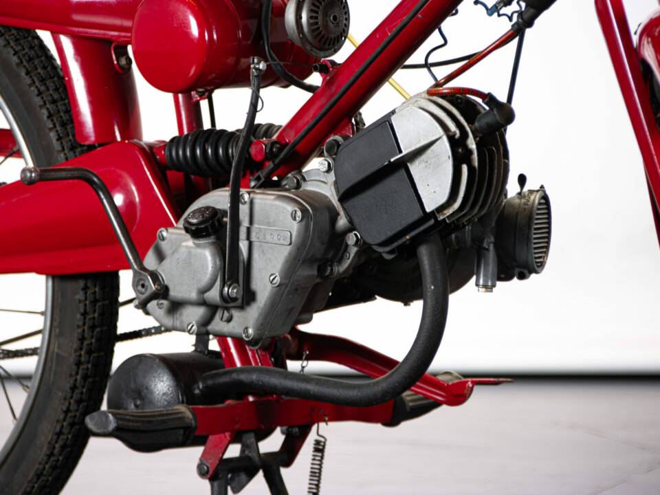 Immagine 22/50 di Moto Guzzi Motoleggera 65 (1951)