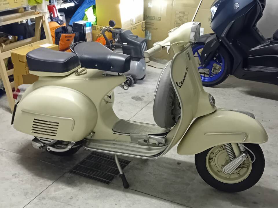 Image 6/13 of Piaggio Vespa 150 GL (1963)