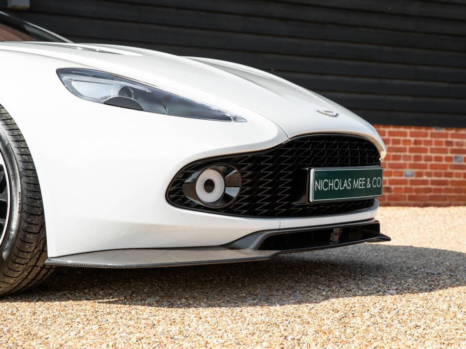 Image 19/50 of Aston Martin Vanquish Zagato (2017)