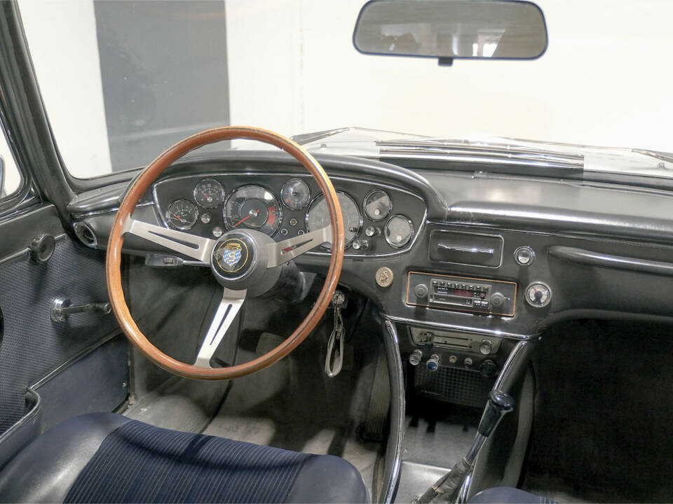 Image 17/25 de BMW Glas 3000 V8 (1968)