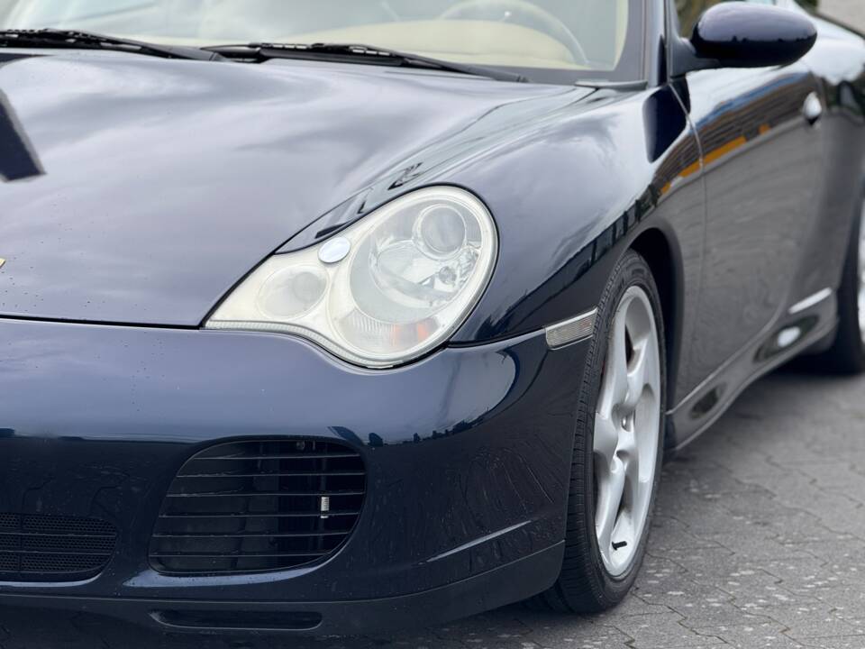 Image 38/42 de Porsche 911 Carrera 4S (2003)