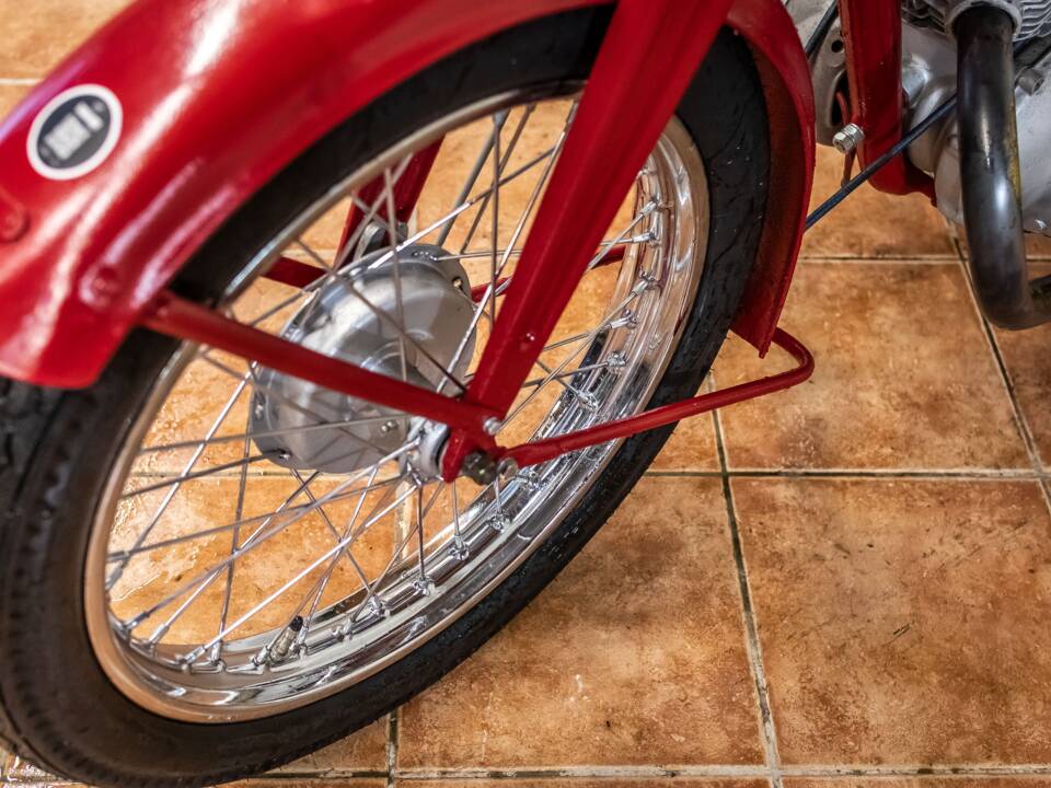 Image 8/14 de Triumph (TWN) BD 250 (1900)