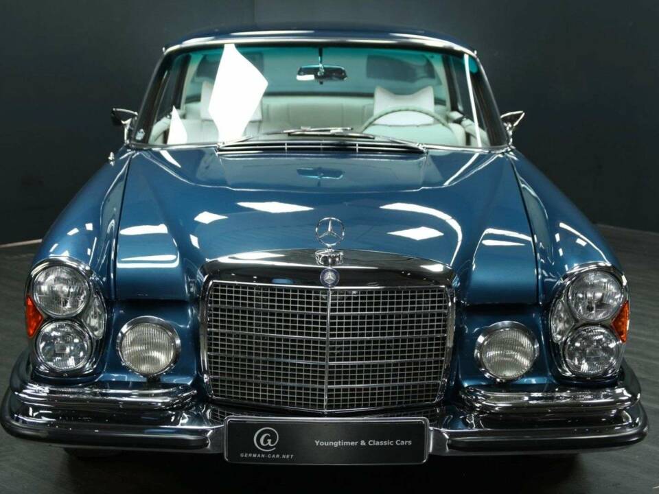 Image 10/50 of Mercedes-Benz 280 SE 3,5 (1971)