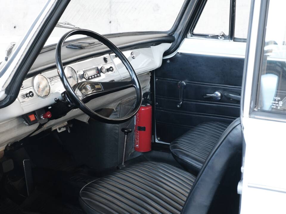 Image 21/50 of BMW 700 LS Luxus (1965)