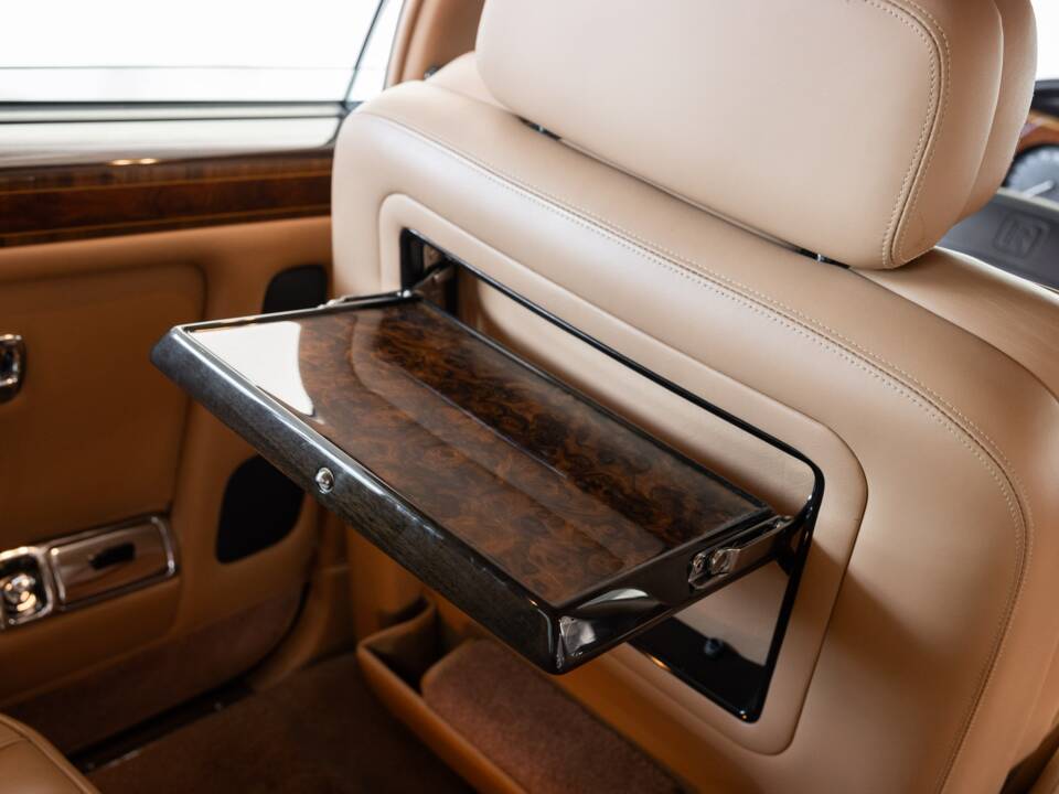 Image 22/32 de Rolls-Royce New Silver Spur (1996)