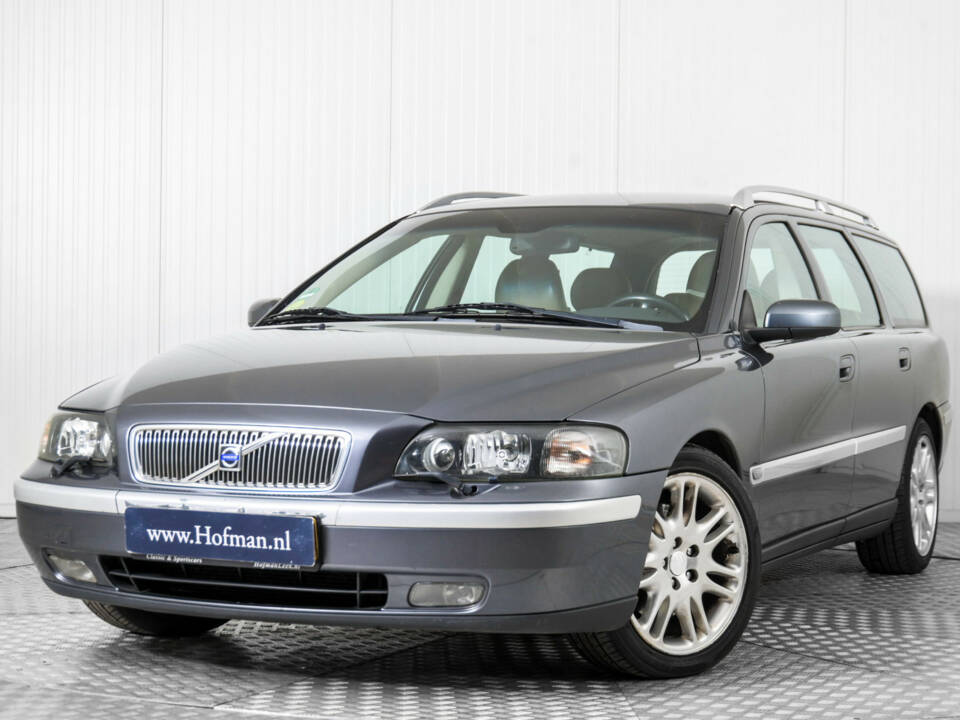 Bild 3/50 von Volvo V 70 2.5T (2003)