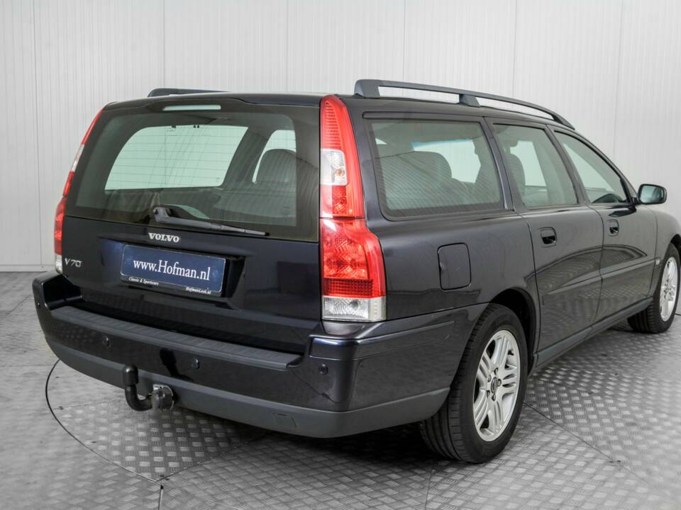 Bild 24/48 von Volvo V 70 2.4 (2006)