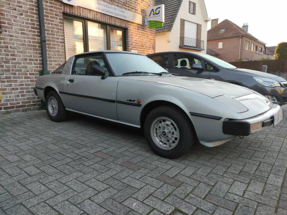 Image 4/6 de Mazda RX-7 (1980)
