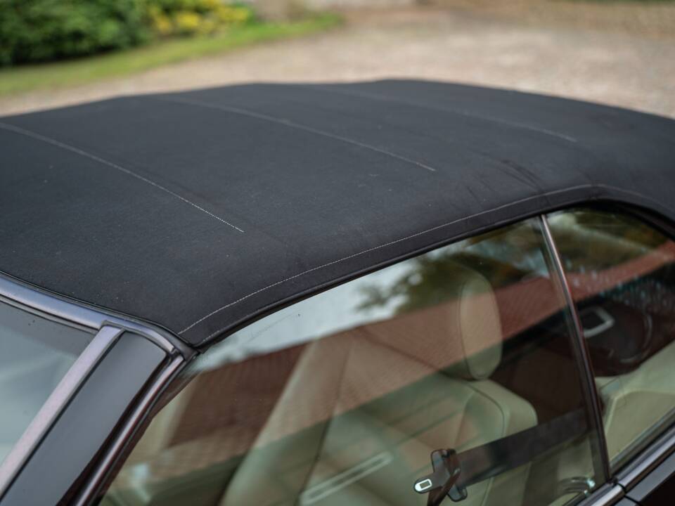 Image 2/83 de Mercedes-Benz E 220 (1996)