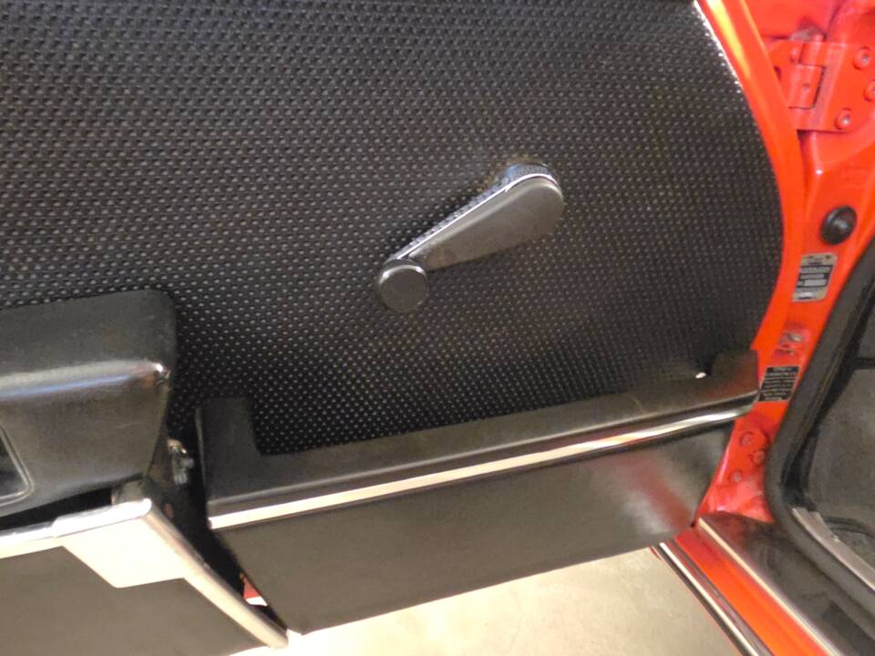 Image 36/79 of Porsche 912 (1969)