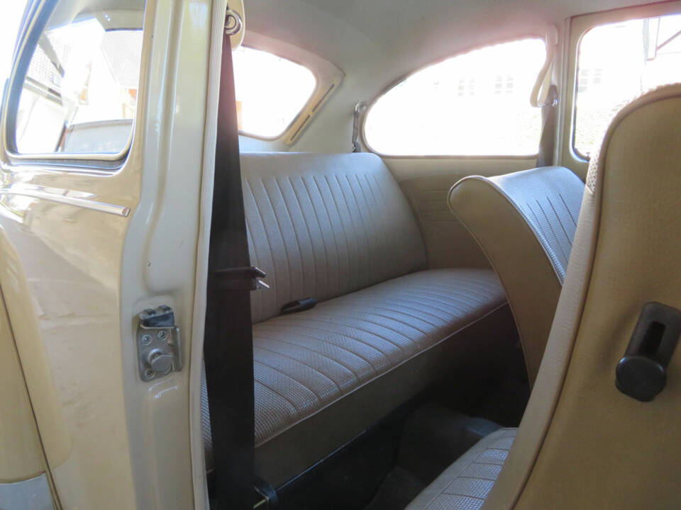 Bild 9/17 von Volkswagen Käfer 1300 (1971)