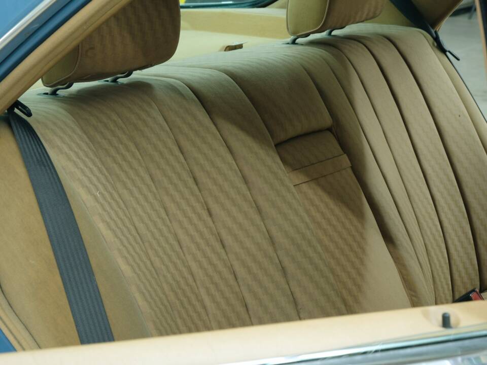 Bild 35/50 von Mercedes-Benz 280 SE (1983)