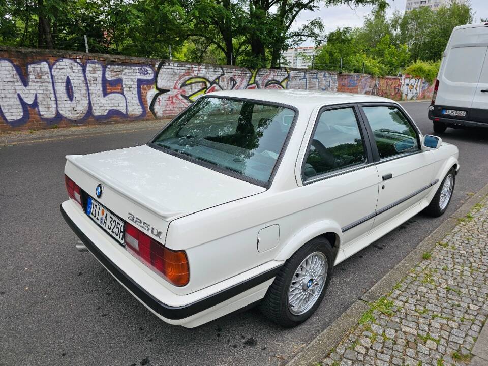 Immagine 3/15 di BMW 325ix (1990)
