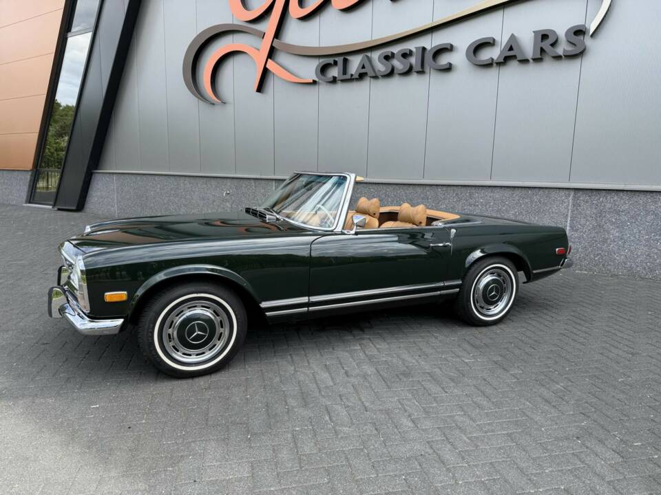 Image 2/50 de Mercedes-Benz 280 SL (1969)
