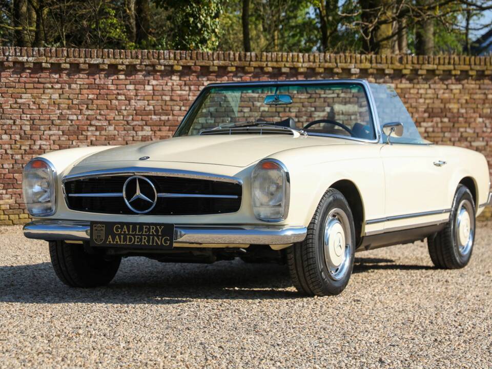 Image 1/50 of Mercedes-Benz 250 SL (1967)