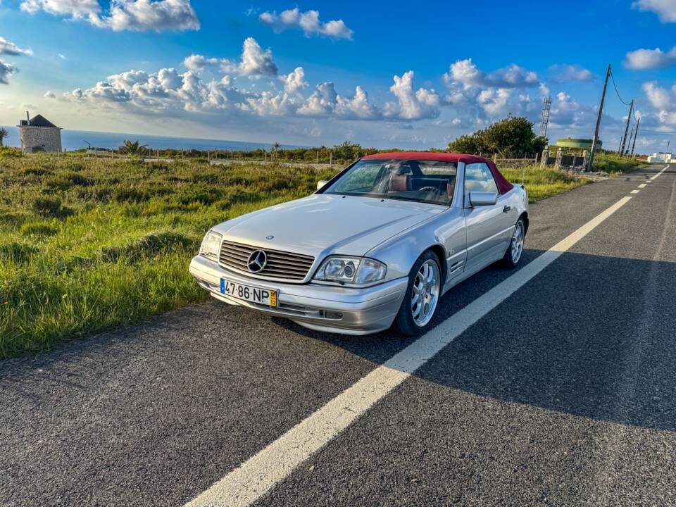 Image 3/51 of Mercedes-Benz SL 320 (1996)