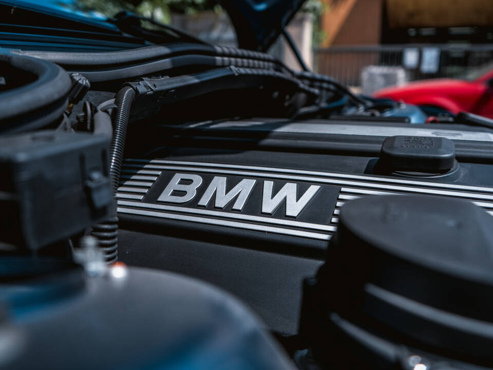 Imagen 29/37 de BMW 325Ci (2002)