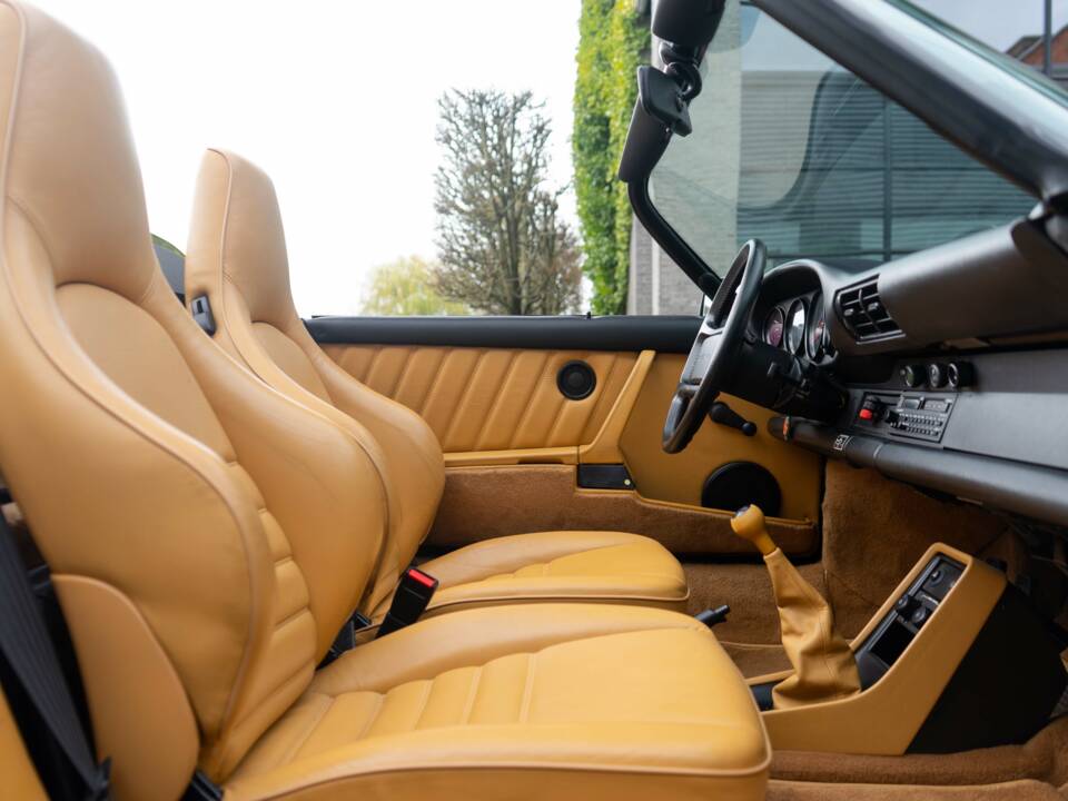 Imagen 2/32 de Porsche 911 Speedster 3.2 (1989)