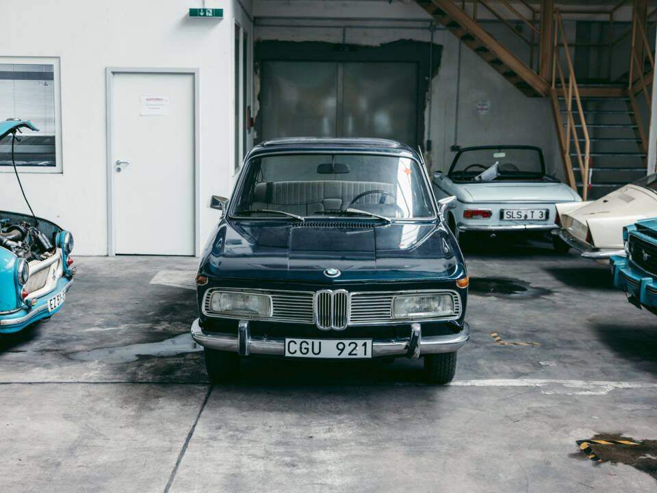 Image 2/112 of BMW 2000 (1970)