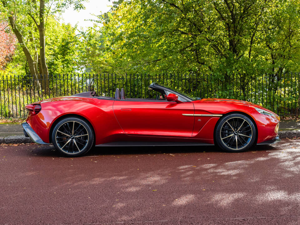 Image 10/70 de Aston Martin Vanquish Zagato Volante (2017)