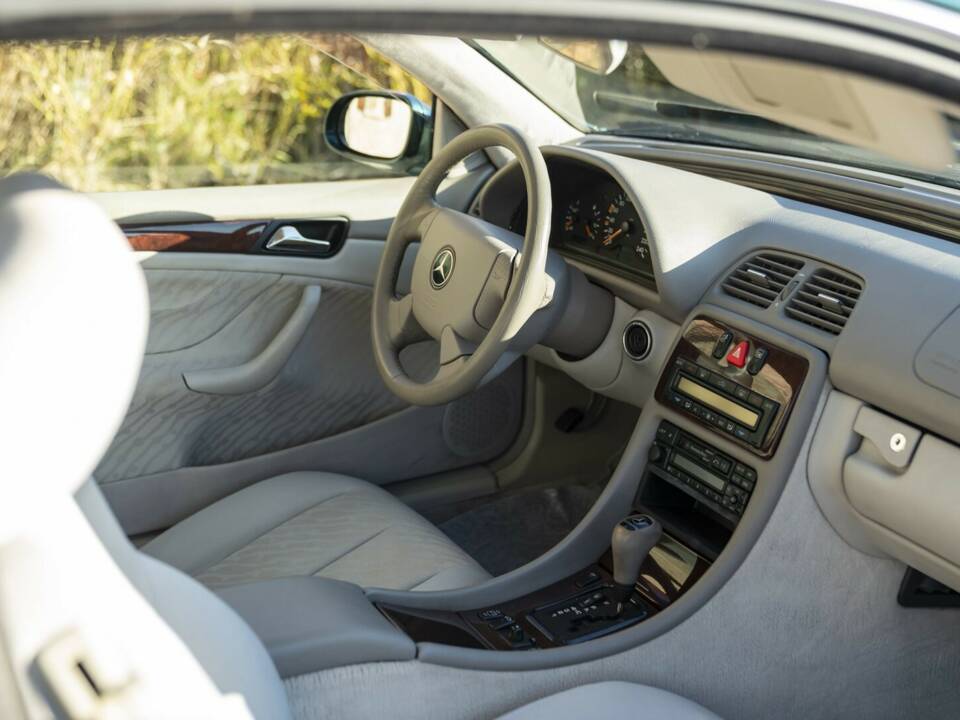 Image 50/50 of Mercedes-Benz CLK 200 (1997)