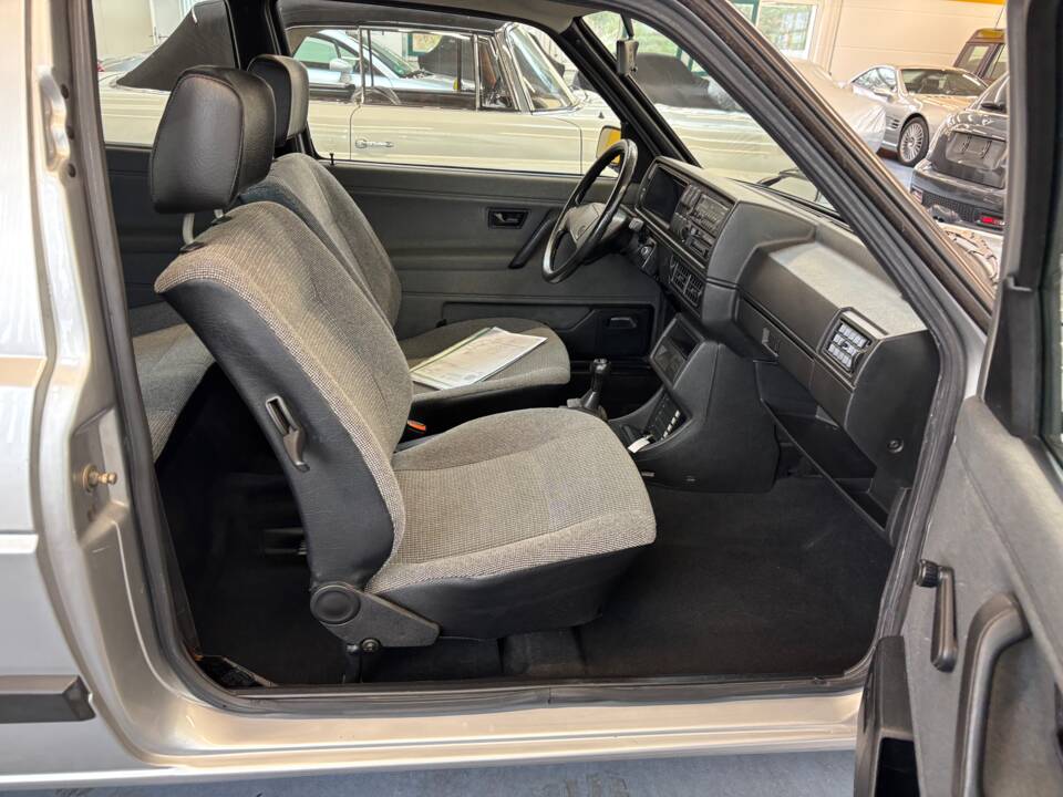 Imagen 8/23 de Volkswagen Golf Mk II 1.3 (1987)