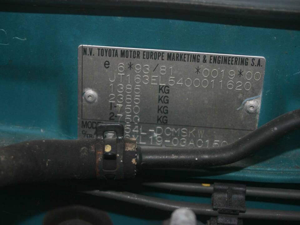 Image 44/51 of Toyota Paseo (1996)
