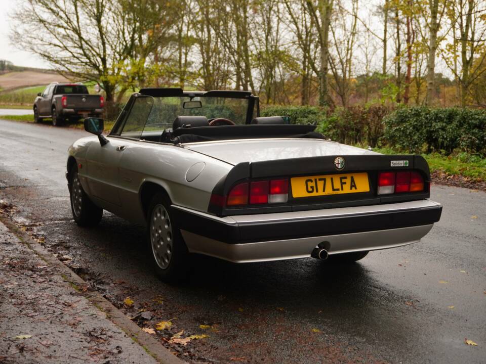 Bild 4/19 von Alfa Romeo 1.6 Spider (1990)