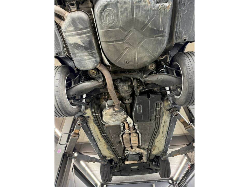 Bild 33/36 von Mercedes-Benz 500 E (1991)