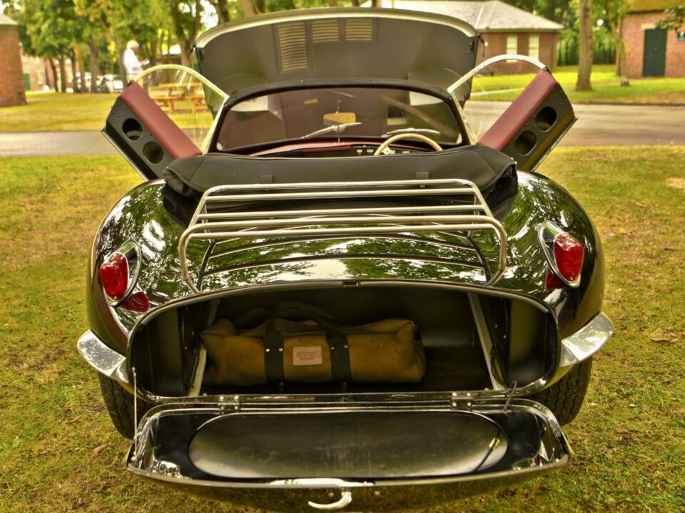Image 21/50 of Jaguar XK-SS (1967)