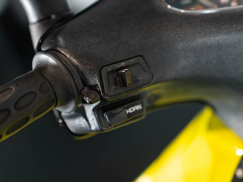 Image 12/17 of Aprilia DUMMY (1993)