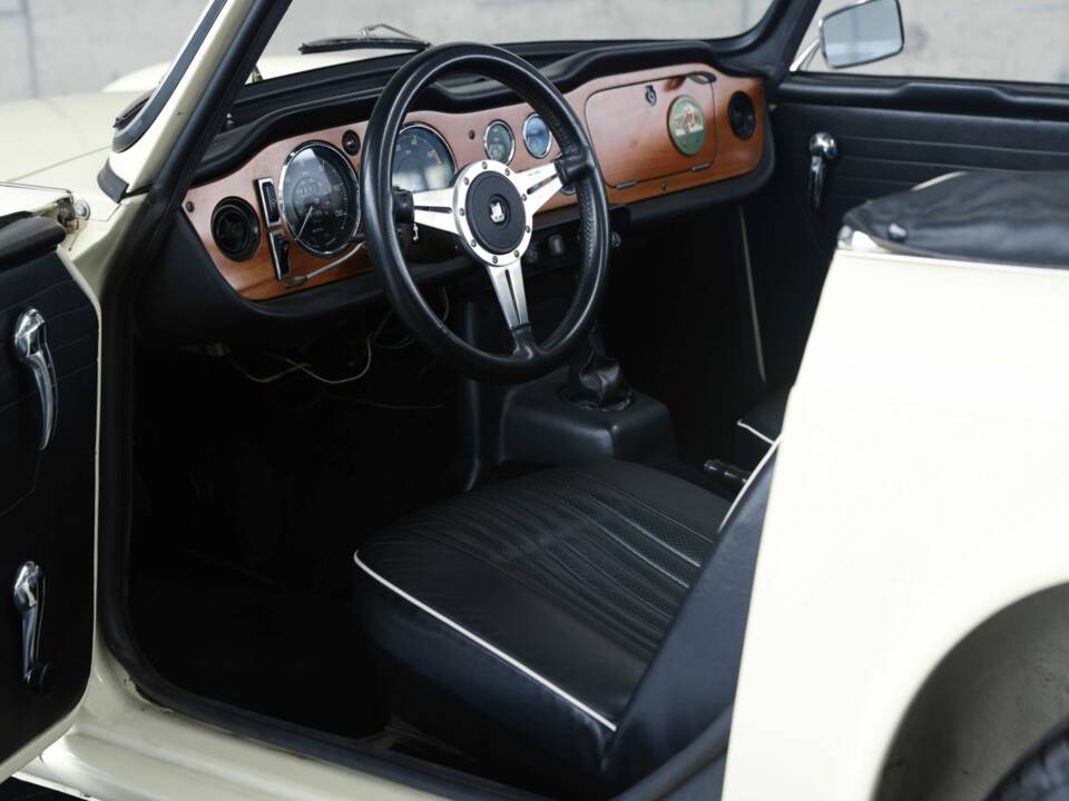 Bild 19/44 von Triumph TR 250 (1968)