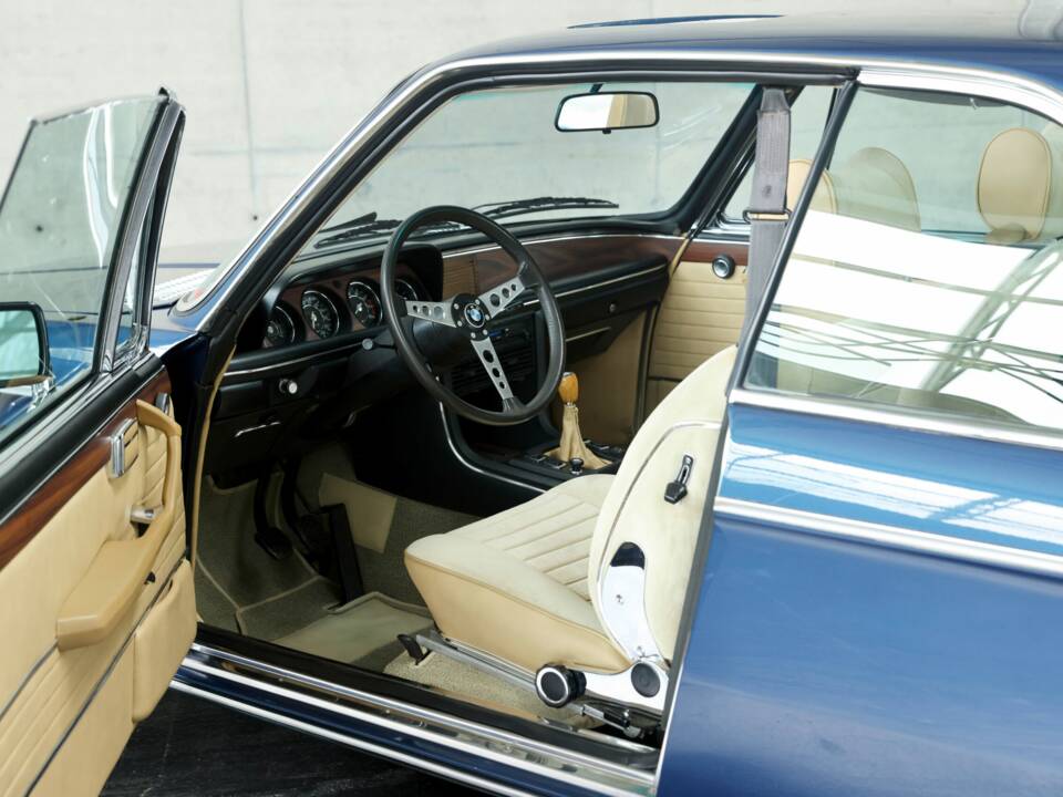 Bild 26/50 von BMW 3.0 CSi (1975)