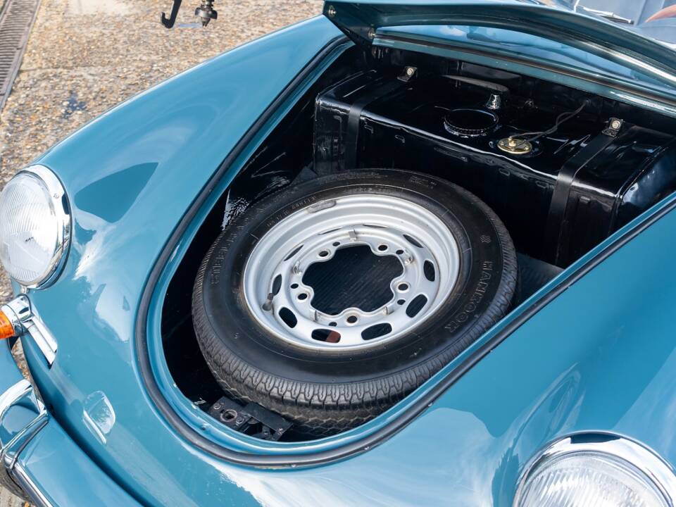 Image 32/33 of Porsche 356 B 1600 Roadster (1961)