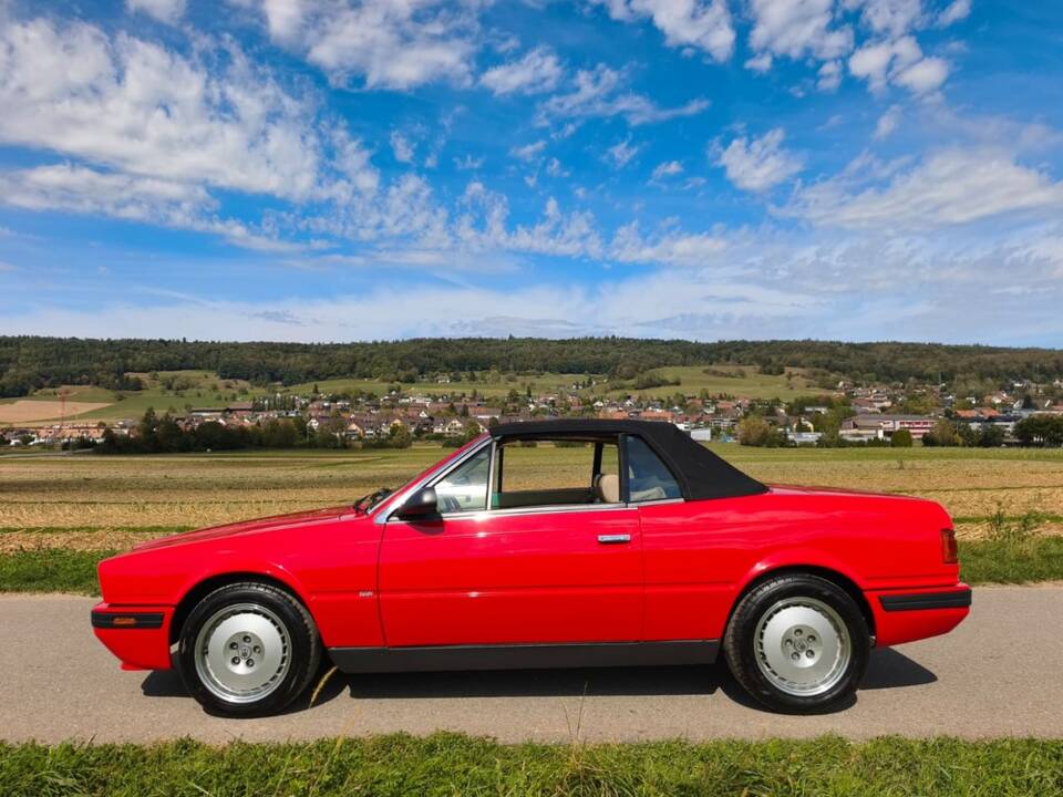 Image 4/29 of Maserati Spyder (1992)