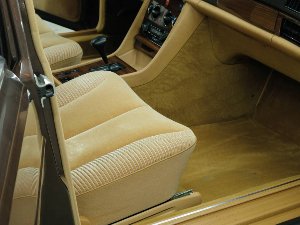 Bild 28/50 von Mercedes-Benz 280 SEL (1983)