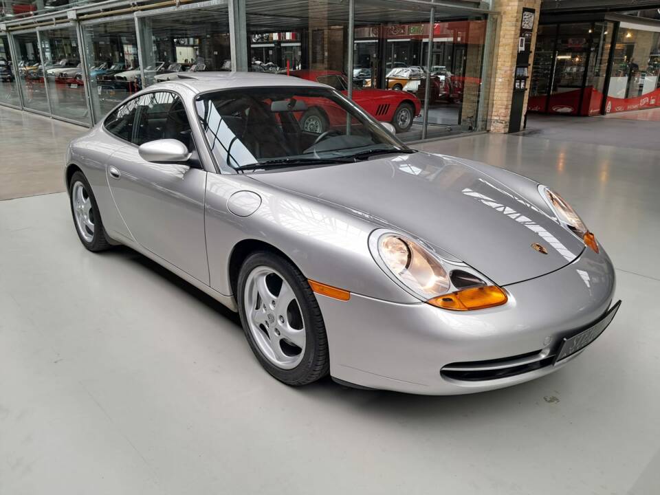 Image 22/33 de Porsche 911 Carrera (1996)
