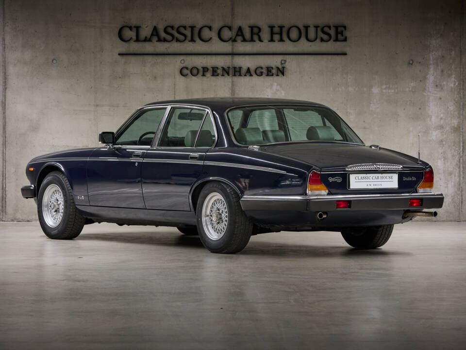 Bild 2/97 von Daimler Double Six (1994)