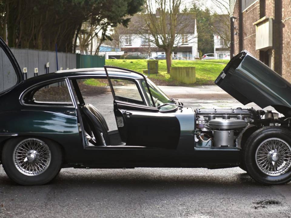 Immagine 17/50 di Jaguar Type E (2+2) (1966)