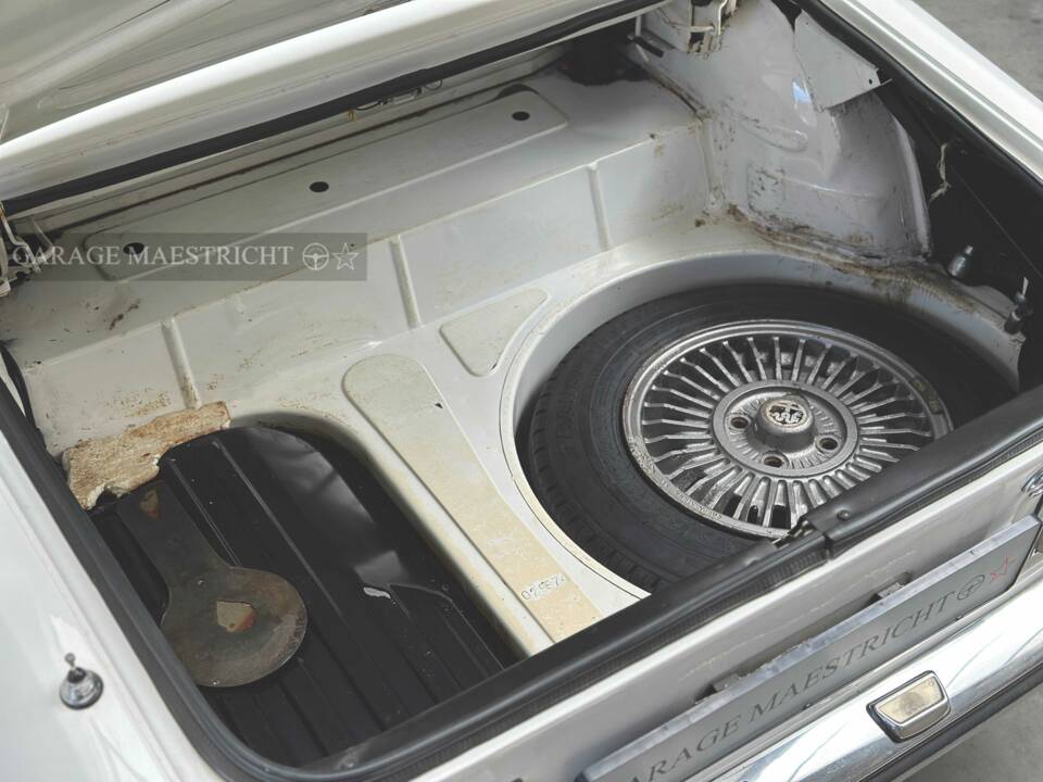 Image 63/95 of Alfa Romeo 2000 Spider Veloce (1980)