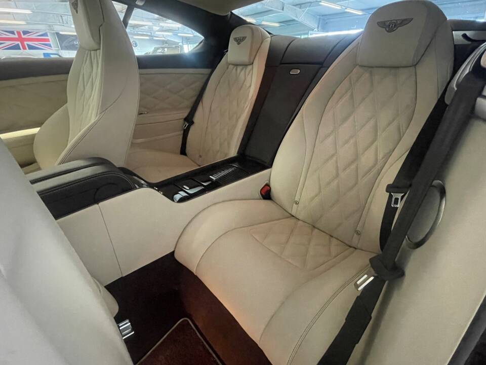 Image 14/20 of Bentley Continental GT V8 (2012)