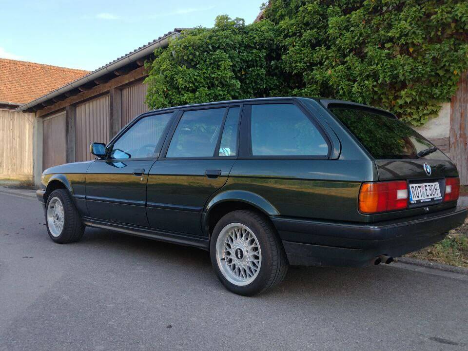 Image 3/21 of BMW 325i Touring (1989)