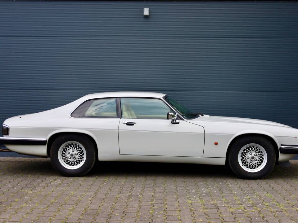Image 2/29 of Jaguar XJS 4.0 (1991)