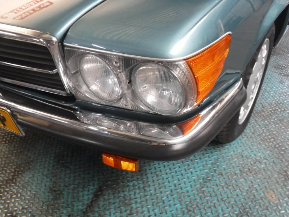 Image 23/50 of Mercedes-Benz 380 SL (1981)