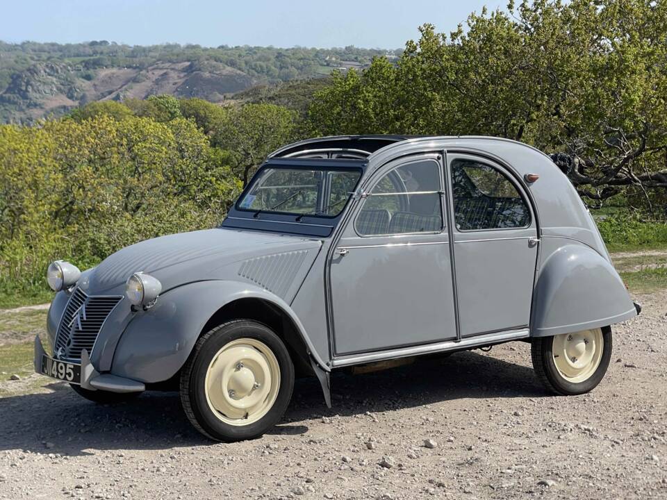 Image 4/12 de Citroën 2 CV  AZ (1956)
