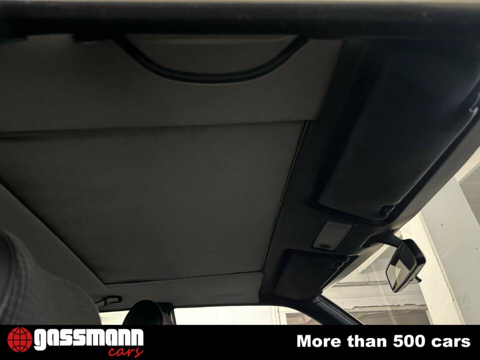 Image 15/15 of Mercedes-Benz 190 E (1985)