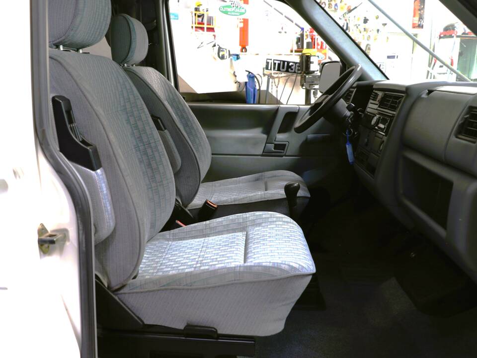 Bild 20/55 von Volkswagen T4 California Coach 1.9 TD (1994)
