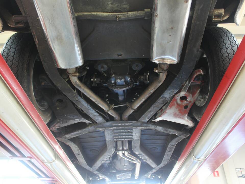 Image 13/50 of Triumph TR 6 (1971)