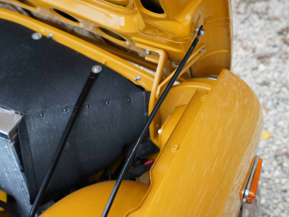 Image 11/50 of Triumph TR 6 (1971)