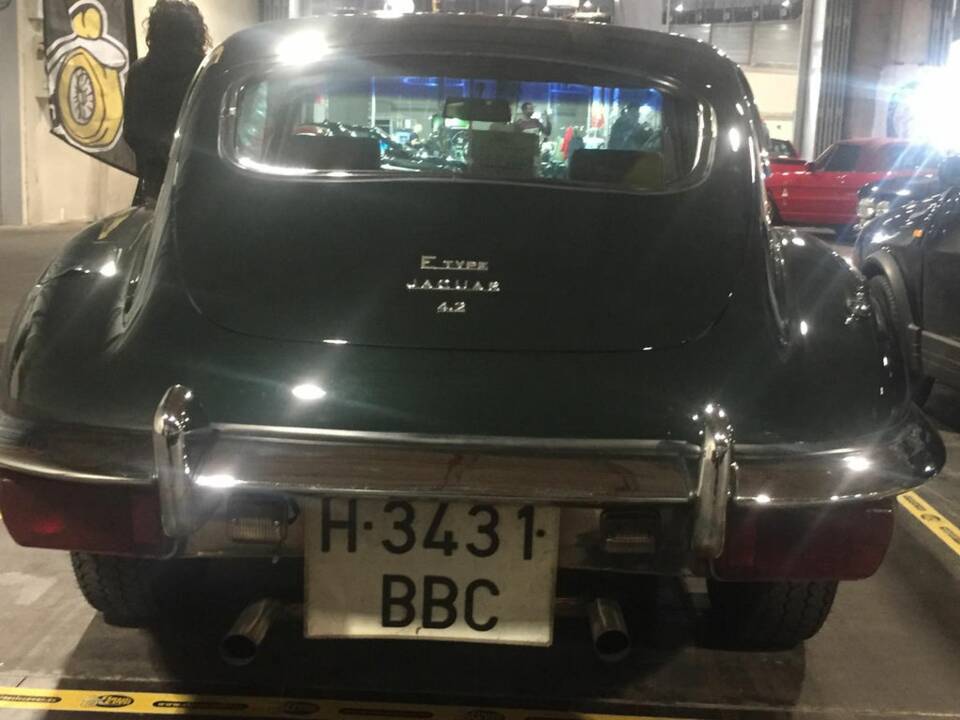 Image 5/8 de Jaguar E-Type (1970)